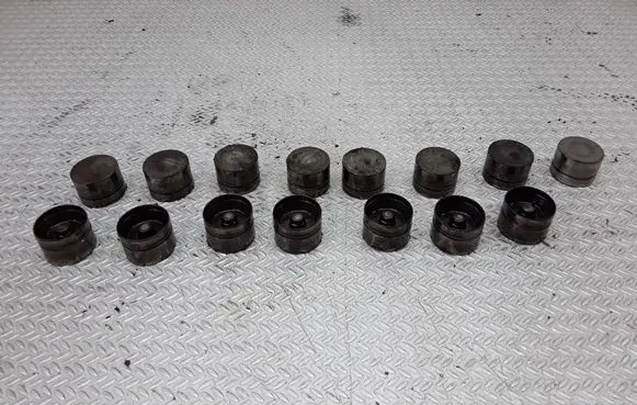 Mercedes-Benz C W203 Other cylinder head part 