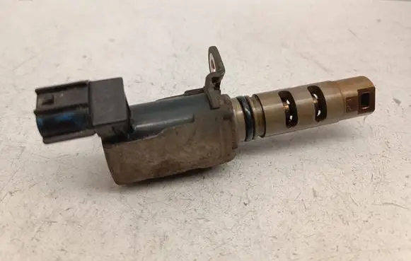 Toyota Corolla E120 E130 Camshaft vanos timing valve 1533022030