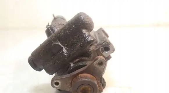 Opel Vivaro Power steering pump 26025012