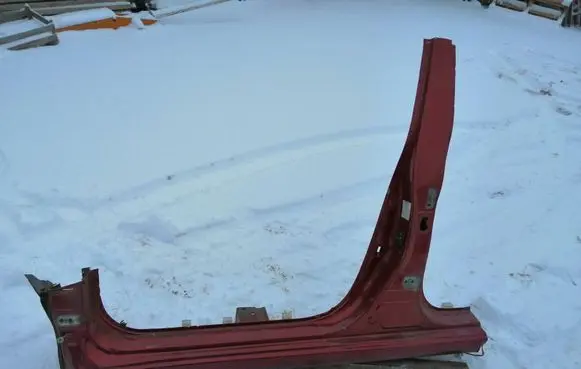Nissan Pulsar Side car body part 