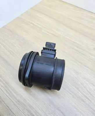 Volvo V70 Mass air flow meter 0281002730 30677999 20071002