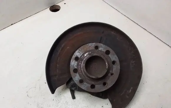 Rear wheel hub spindle/knuckle