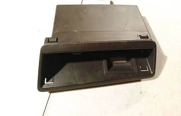 Glove box