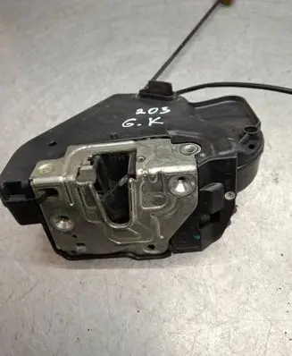 Mercedes-Benz C W203 Rear door lock 2032300135