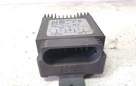 Mercedes-Benz E W210 Coolant fan relay A0255455932