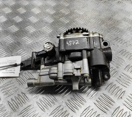 Mercedes-Benz CLS C218 X218 Oil pump A2781810547