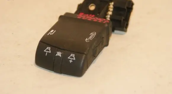 Renault Megane II Sound control switch 8200103769