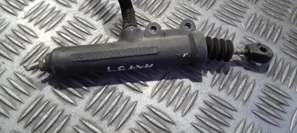 Mercedes-Benz C W202 Clutch master cylinder 2022900112