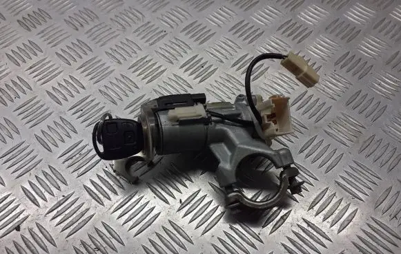 Toyota Avensis Verso Ignition lock 45020-28-7