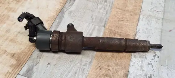 Opel Zafira B Fuel injector 0445110276
