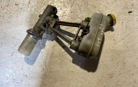 Chrysler Voyager Master brake cylinder P04721153AA