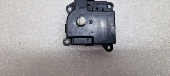 Suzuki Grand Vitara II Air flap motor/actuator CSA512T009