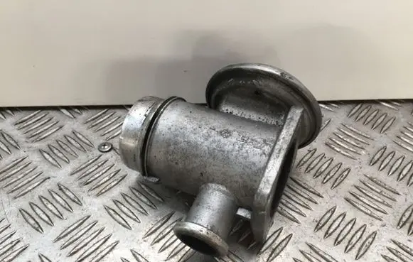 BMW 3 E90 E91 EGR valve 7789999