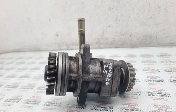 Volkswagen Touareg I Power steering pump 7H0422153A