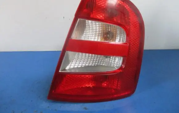 Skoda Fabia Mk1 (6Y) Rear/tail lights 6Y6945096