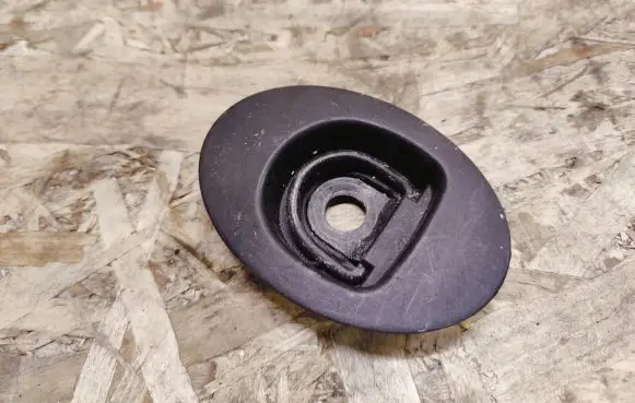 Maserati Quattroporte Tie down hook / loop 68000400