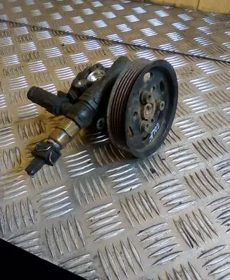 Volkswagen Golf IV Power steering pump 70699