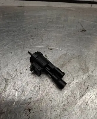 Mercedes-Benz E W211 Turbo solenoid valve 0025407097 48B43625CB2