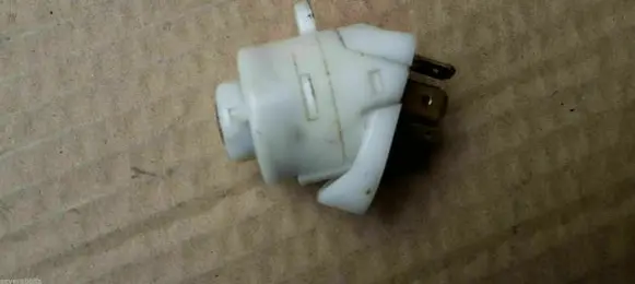 Volkswagen Golf I Ignition lock contact 111905865L
