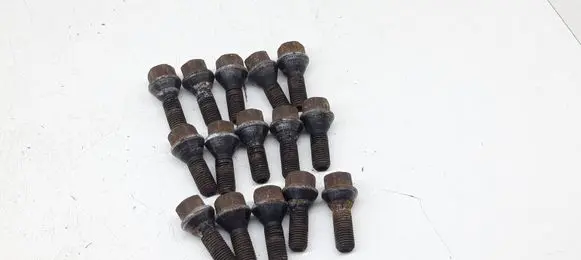 BMW 1 E81 E87 Nuts/bolts 