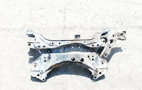Toyota Auris 150 Front subframe