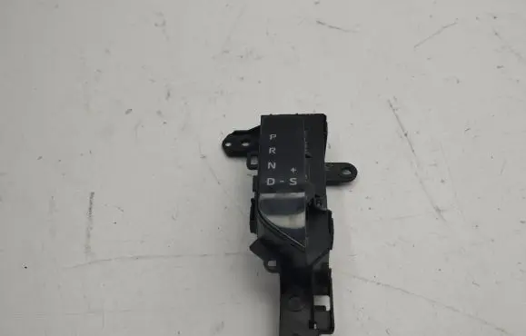 Toyota RAV 4 (XA50) Gear shift selector indicator 76L819RH