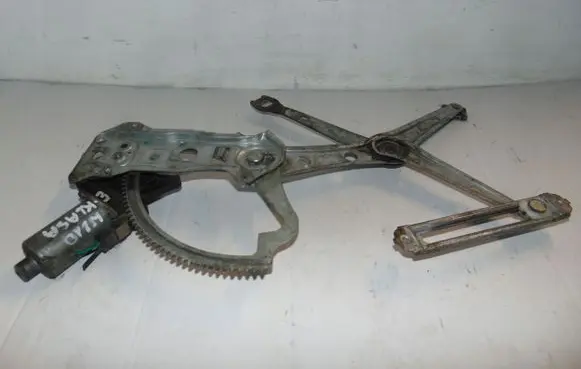 Mercedes-Benz E W210 Front door window regulator with motor 0130821671