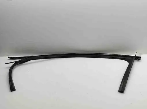 Audi A3 S3 8V Front door glass trim molding 8V5837431