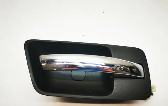Chrysler 300 - 300C Rear door interior handle trim 100010666