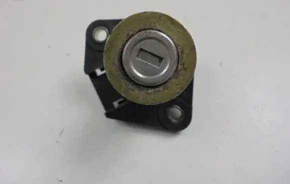 Saab 9-5 Front door lock (next to the handle) 