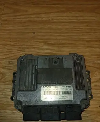 Renault Scenic II - Grand scenic II Engine control unit/module 0281011390