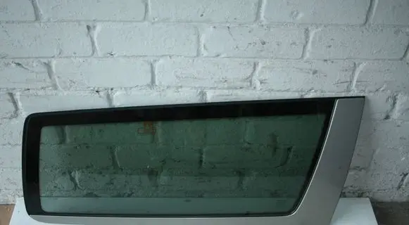 Volvo XC70 Rear side window