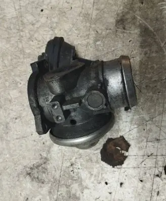 Audi A3 S3 8L EGR valve 038129637B 038129637