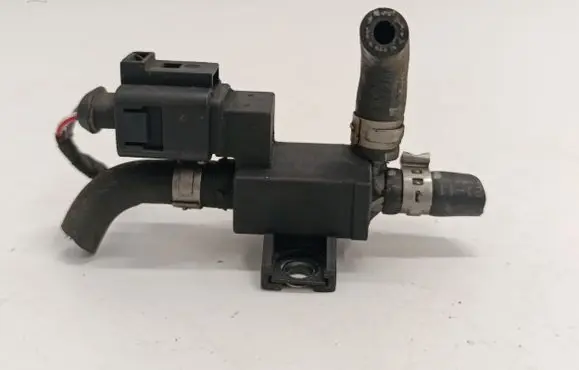 Audi A3 S3 8P Turbo solenoid valve 06F906286F 066906283F