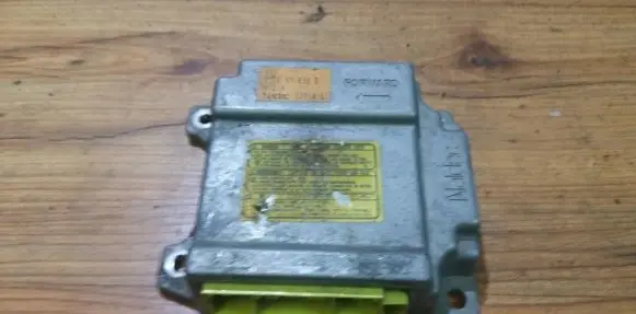 Mazda 323 F Airbag control unit/module b25e57k30b 3321451