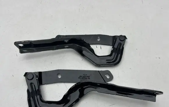 Audi Q4 Sportback e-tron Engine bonnet/hood hinges 89A823301