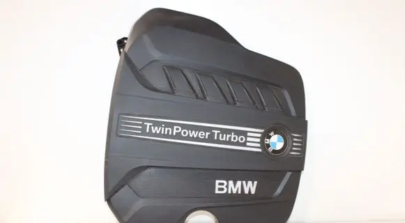 BMW X3 F25 Engine cover (trim) 7811024