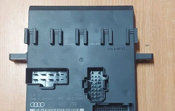 Audi A4 S4 B7 8E 8H Comfort/convenience module 8E0907279L