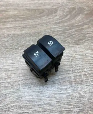 Renault Megane II Electric window control switch 315033A