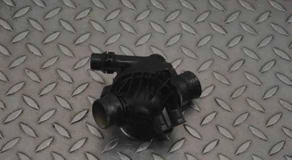 BMW 3 E92 E93 Thermostat 