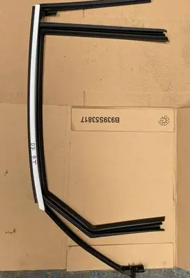 Citroen DS7 Crossback Front door rubber seal 