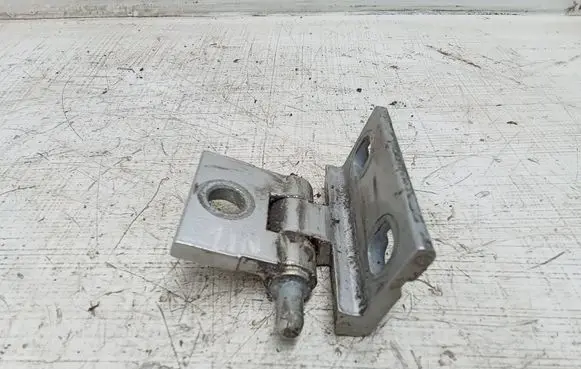 Volvo XC90 Front door upper hinge