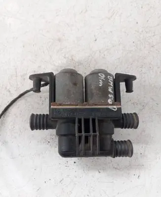 BMW 5 E39 Coolant heater control valve 8374995