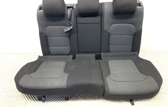Volkswagen PASSAT B7 Second row seats 