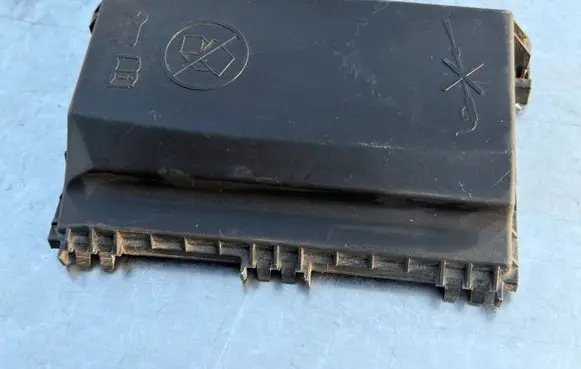 Opel Astra J Fuse box set 13403357