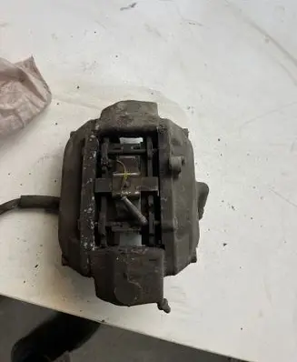 Mercedes-Benz E W211 Front brake caliper