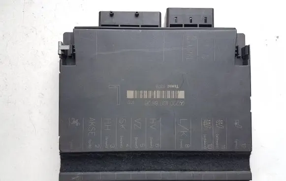 Mercedes-Benz S W220 Seat control module 2208206826