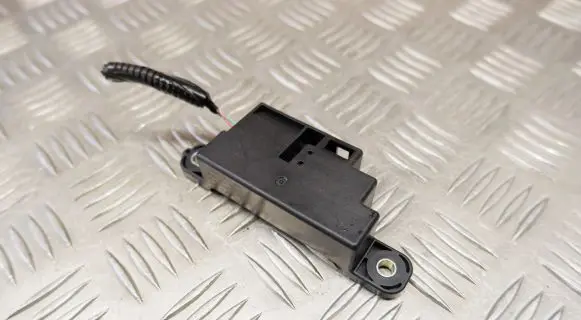 Honda CR-V Aerial antenna amplifier 38387TF0003