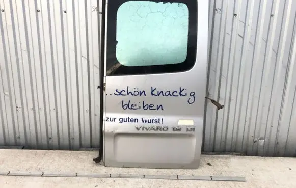 Opel Vivaro Rear door