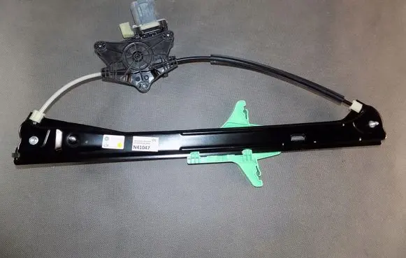 Volkswagen Tiguan Rear door window regulator with motor 5NA839462C